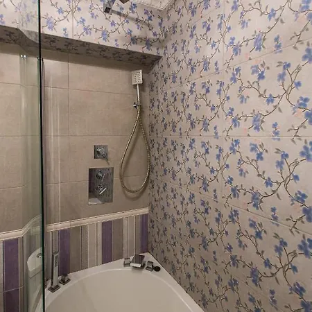 австрійська в центрі на вулиці михальчука 5 Lwów