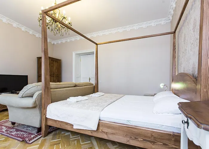 Apartment австрійська в центрі на вулиці михальчука 5 Lviv