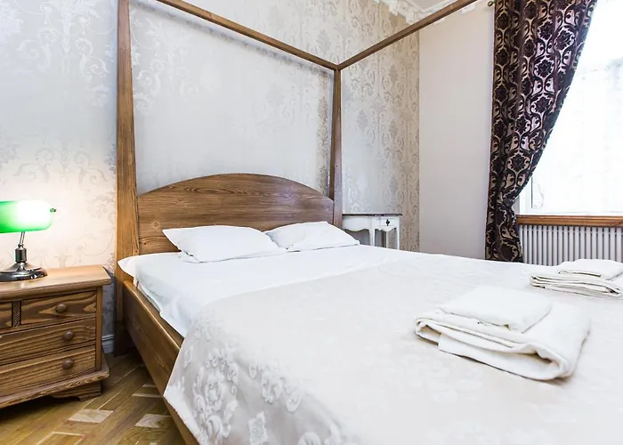 австрійська в центрі на вулиці михальчука 5