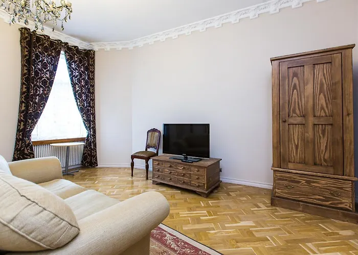 австрійська в центрі на вулиці михальчука 5