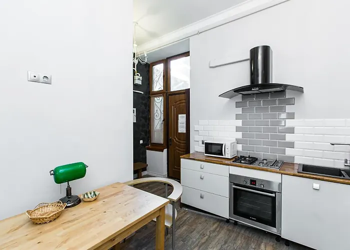 австрійська в центрі на вулиці михальчука 5 Lviv