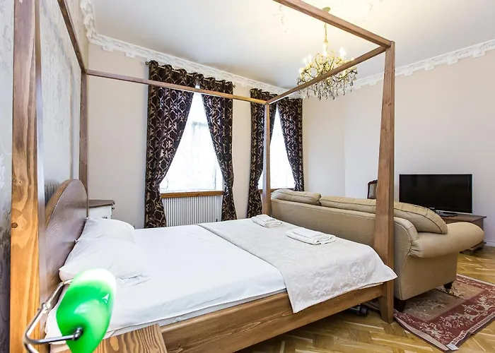 австрійська в центрі на вулиці михальчука 5