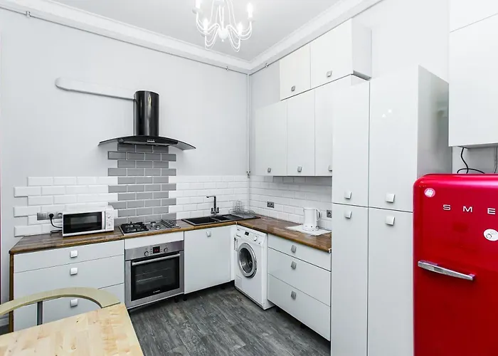 австрійська в центрі на вулиці михальчука 5