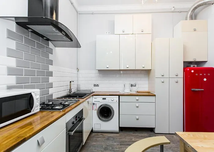 австрійська в центрі на вулиці михальчука 5 לבוב