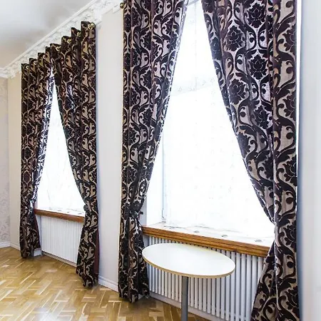 австрійська в центрі на вулиці михальчука 5 Leópolis