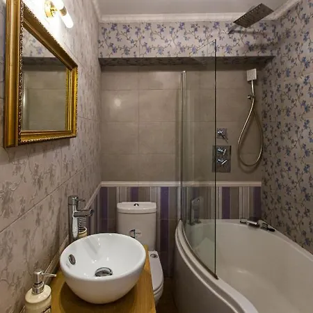 австрійська в центрі на вулиці михальчука 5 * Leópolis